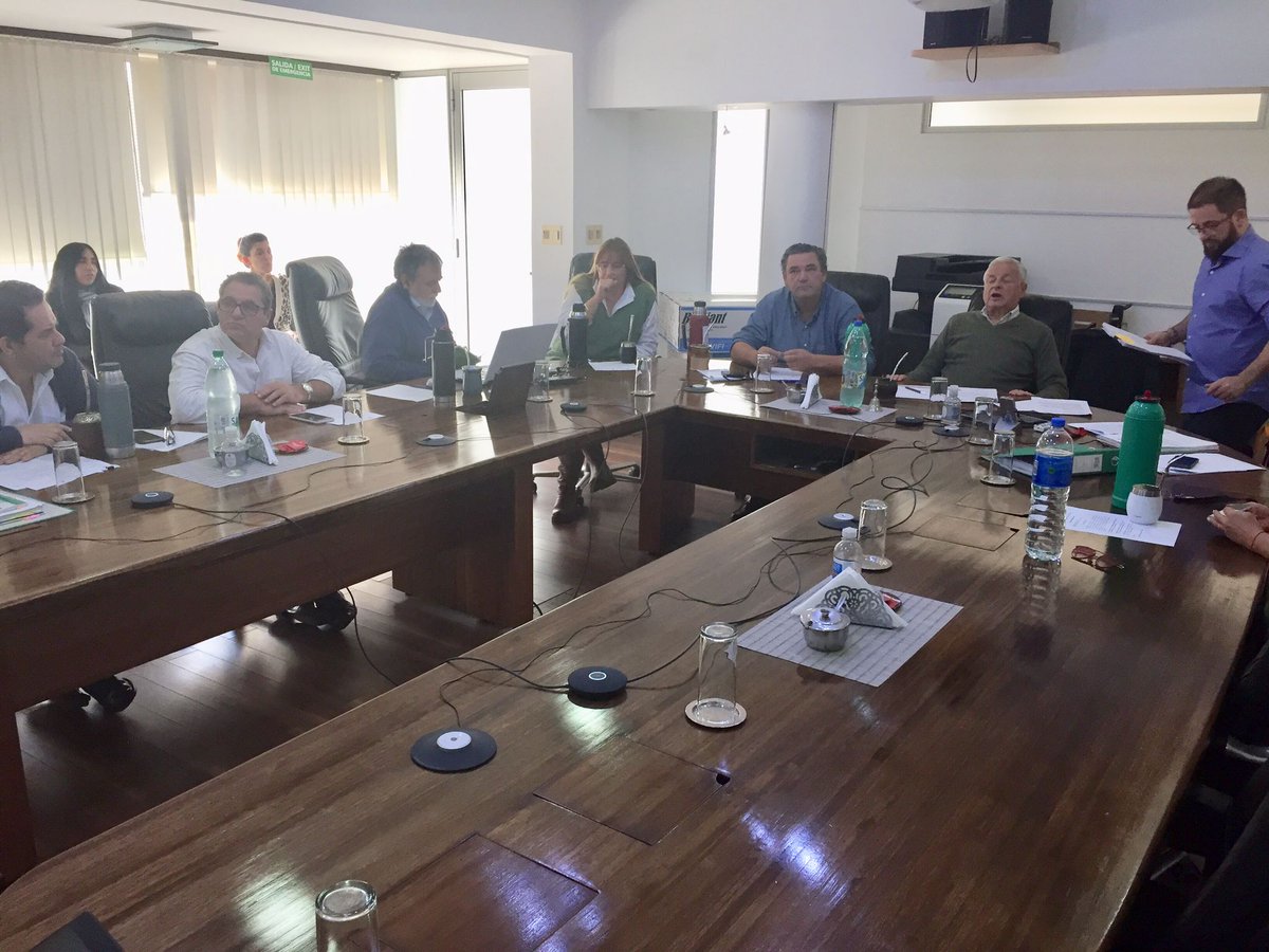 mealmiron's tweet photo. En Plenario d CARU con jornada histórica. Aprobamos proyecto d @OSE_Uruguay d la "Planta d Tratamiento d Aguas Residuales y Disposición Final d Efluentes" xa Pdu.También aprobamos publicación d láminas con traza d límites acordados x la Com Tec Demarcadora d Limites entre UY y AR https://t.co/aOoPCo70qN