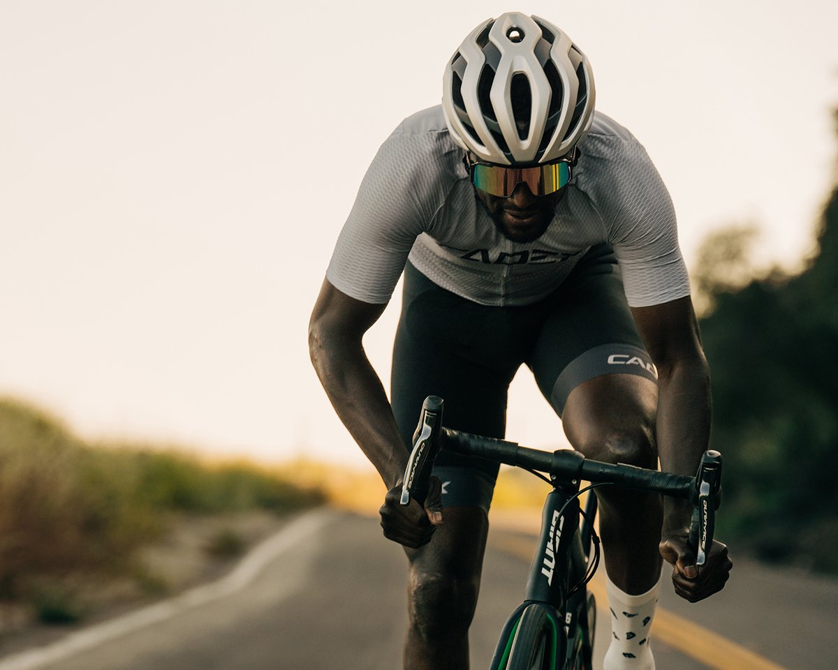 CADEXCycling's tweet image. The perfect upgrade for any road or gravel cockpit. Full carbon construction makes the all-new CADEX Race Stem superlight and stiff, and a unique faceplate and top cap design boost aero efficiency.

Learn more → brnw.ch/21wC8N1

#AttackMode #overachieve