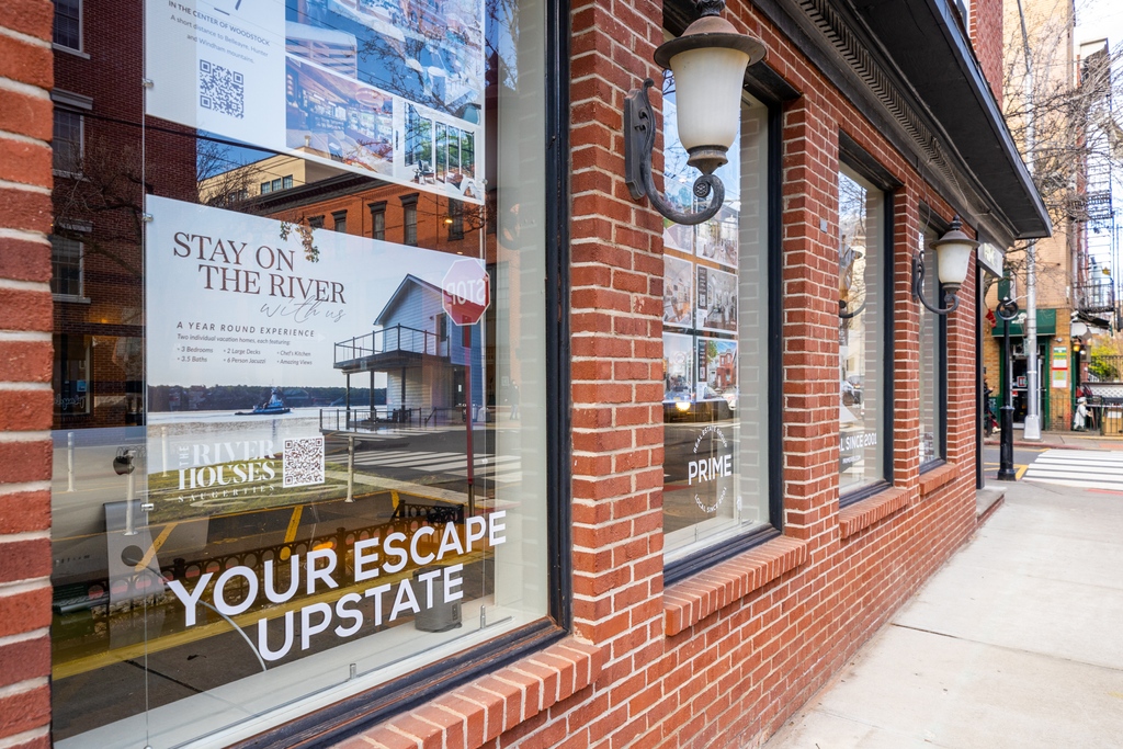 primereg's tweet photo. In honor of the #LaborDay holiday, please see our adjusted office hours below 🇺🇸
⁠
Friday - 10am - 2pm
Saturday - 10am - 5pm 
Sunday - CLOSED
Monday - CLOSED
Tuesday - Resume normal business hours
⁠
Have a safe and happy holiday 😎🤟
⁠
#LaborDayWeekend #PRIMERealEstateGroup https://t.co/B6eN0Ml8bZ