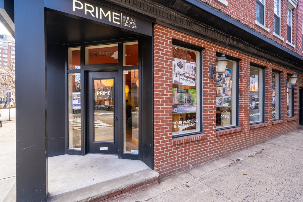 primereg's tweet photo. In honor of the #LaborDay holiday, please see our adjusted office hours below 🇺🇸
⁠
Friday - 10am - 2pm
Saturday - 10am - 5pm 
Sunday - CLOSED
Monday - CLOSED
Tuesday - Resume normal business hours
⁠
Have a safe and happy holiday 😎🤟
⁠
#LaborDayWeekend #PRIMERealEstateGroup https://t.co/B6eN0Ml8bZ