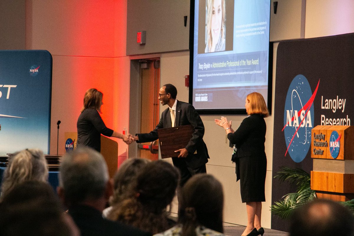 Clayton_Turner2's tweet image. Every day, @NASA_Langley employees discover, innovate, and deliver solutions that make life better.

Yesterday, I was proud to help celebrate some of those achievements at the Langley Honor Awards ceremony. Congratulations to the awardees!