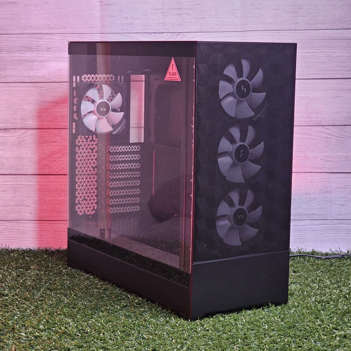 JoshBarracks's tweet photo. To celebrate the St Jude Charity Event, we're giving away a CUSTOM PC Case! Winner gets to professionally custom engrave the Case!

To enter, 

• Like/RT this post 
• Tag 1 Friend (can be anyone)
• Follow @StJudePLAYLIVE 
• Follow @JoshBarracks 

ENDS SEPT 1ST AT 8PM EST