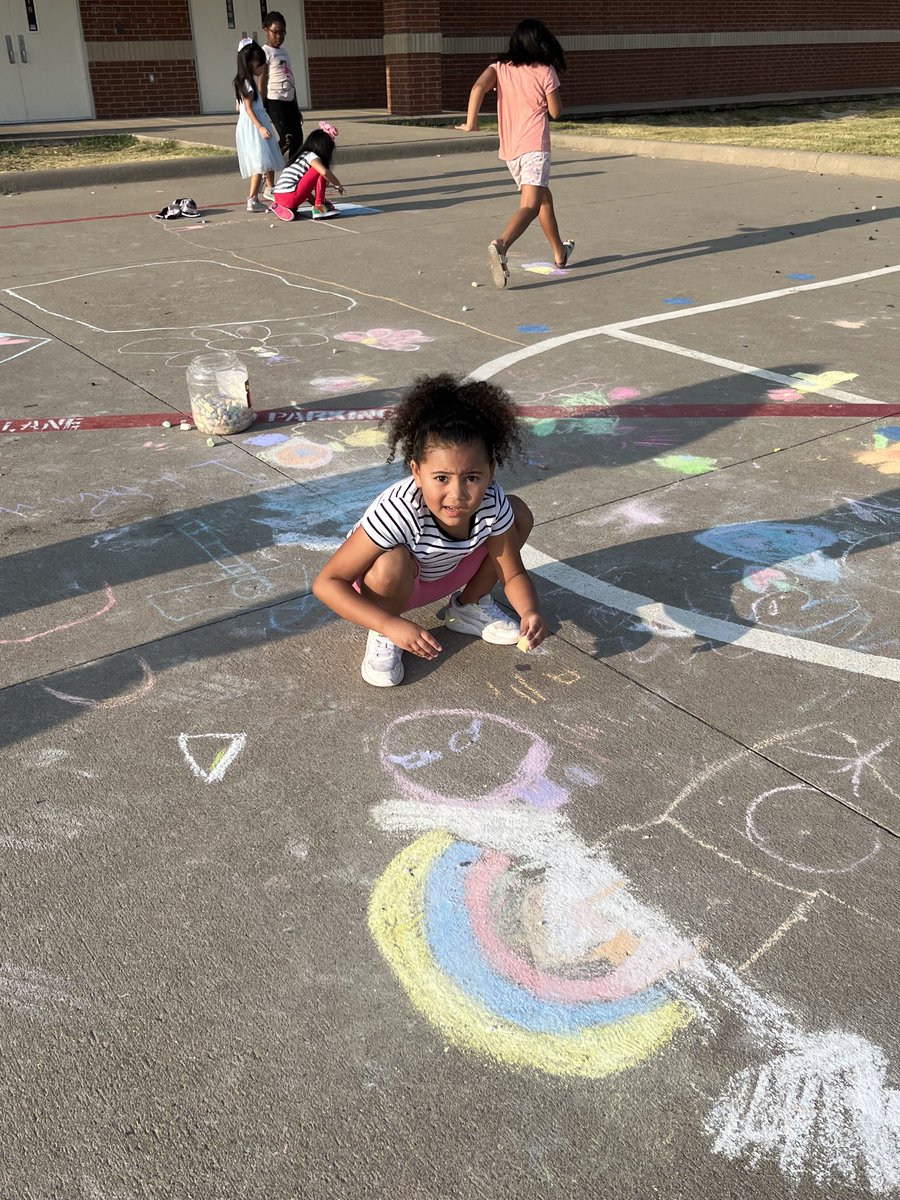 1st grade recess fun! ⁦<a href="/MinshewColts1/">MinshewColts1</a>⁩ ♥️🐴 #ShineBright #EveryStudentEveryDay #WeAreMcKinney