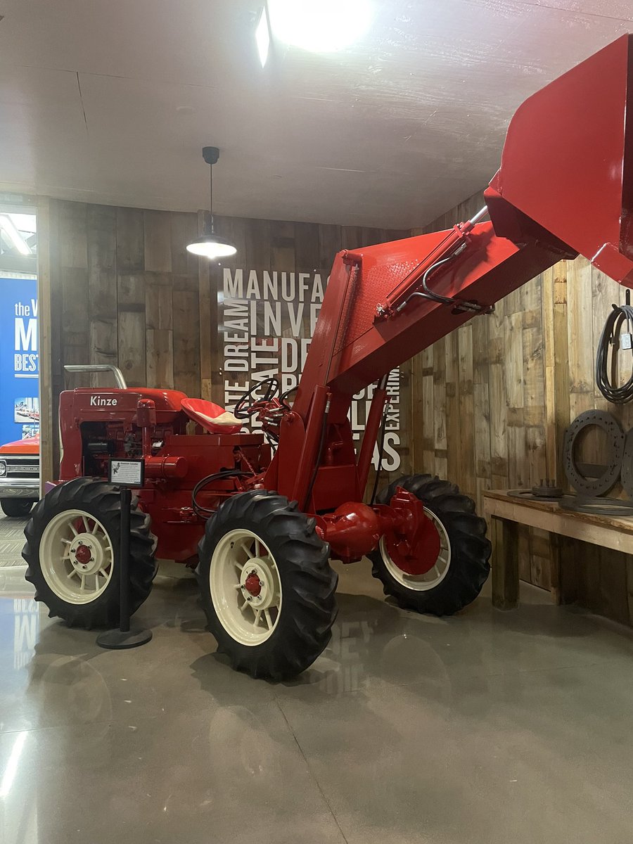 mara_cutting's tweet photo. 📍 Kinze Manufacturing, Williamsburg, Iowa

-

Had a great time learning about the history of Kinze, the invention of their planters and grain carts, and having an inside look at their manufacturing plant. https://t.co/GqCybiVMDg