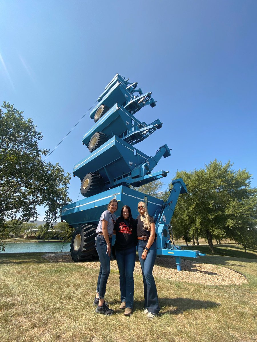 mara_cutting's tweet photo. 📍 Kinze Manufacturing, Williamsburg, Iowa

-

Had a great time learning about the history of Kinze, the invention of their planters and grain carts, and having an inside look at their manufacturing plant. https://t.co/GqCybiVMDg