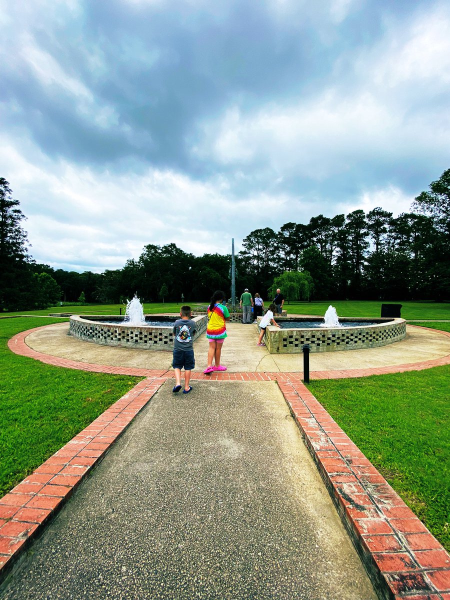 TealSeptember's tweet photo. #BrookgreenGardens #Botanicalgarden in #GeorgetownCounty, #SouthCarolina Named one of the Top 10 Gardens in the US by Trip advisor. It has sculpture gardens and wildlife preserve,located just south of #MurrellsInlet. It has 9,100-acres.We had a wonderful time there.#garden #zoo https://t.co/PXIOQ83A7W