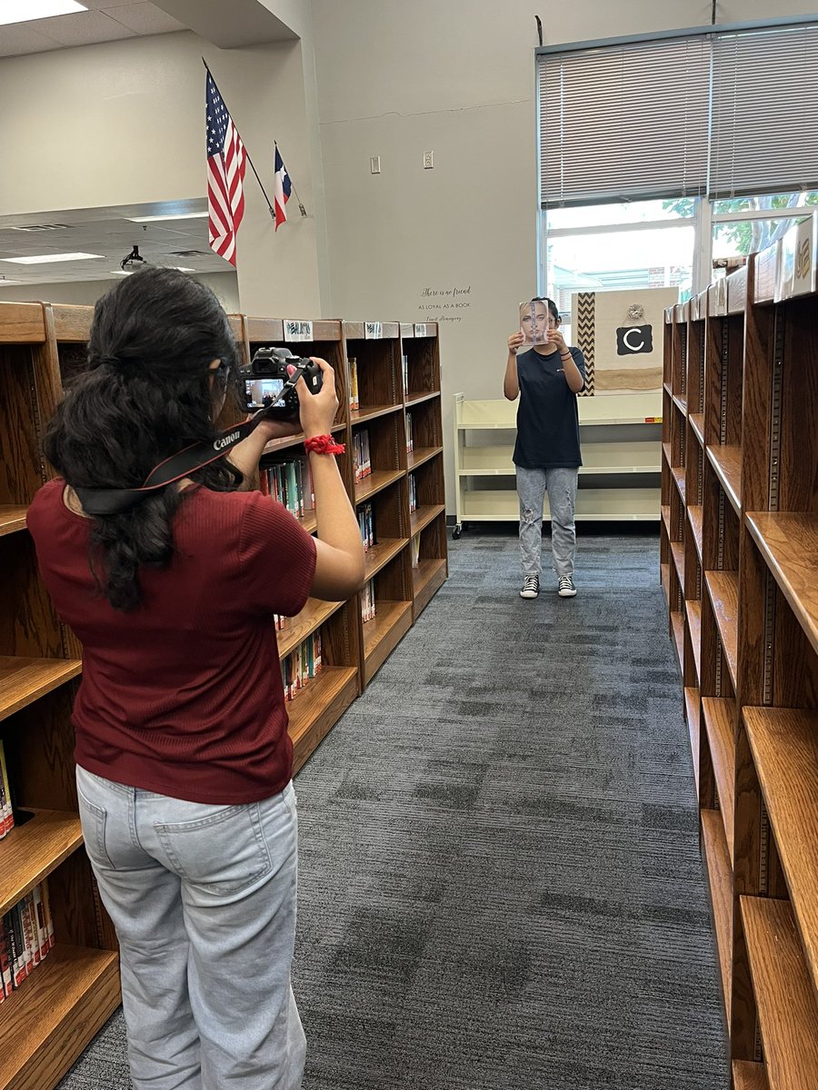 Yearbook students came to the library today to take some photos. They practiced focus and depth with their cameras 📸 so fun! <a href="/ClarkMSCougars/">Cougar Pride</a> @FISD_Libraries