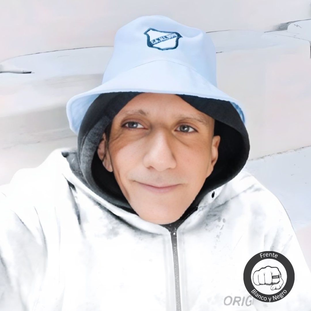 Lamentamos comunicar el fallecimiento de <a href="/DelBlancoSoy/">Thiago Nuñez</a> un integrante y fundador del FByN, fanatico de All Boys como su viejo y colaborador de siempre con nuestra institución.
Te abrazamos y acompañamos en el dolor a tu familia
#FByN #HastaSiemore ⚪️⚫️⚪️