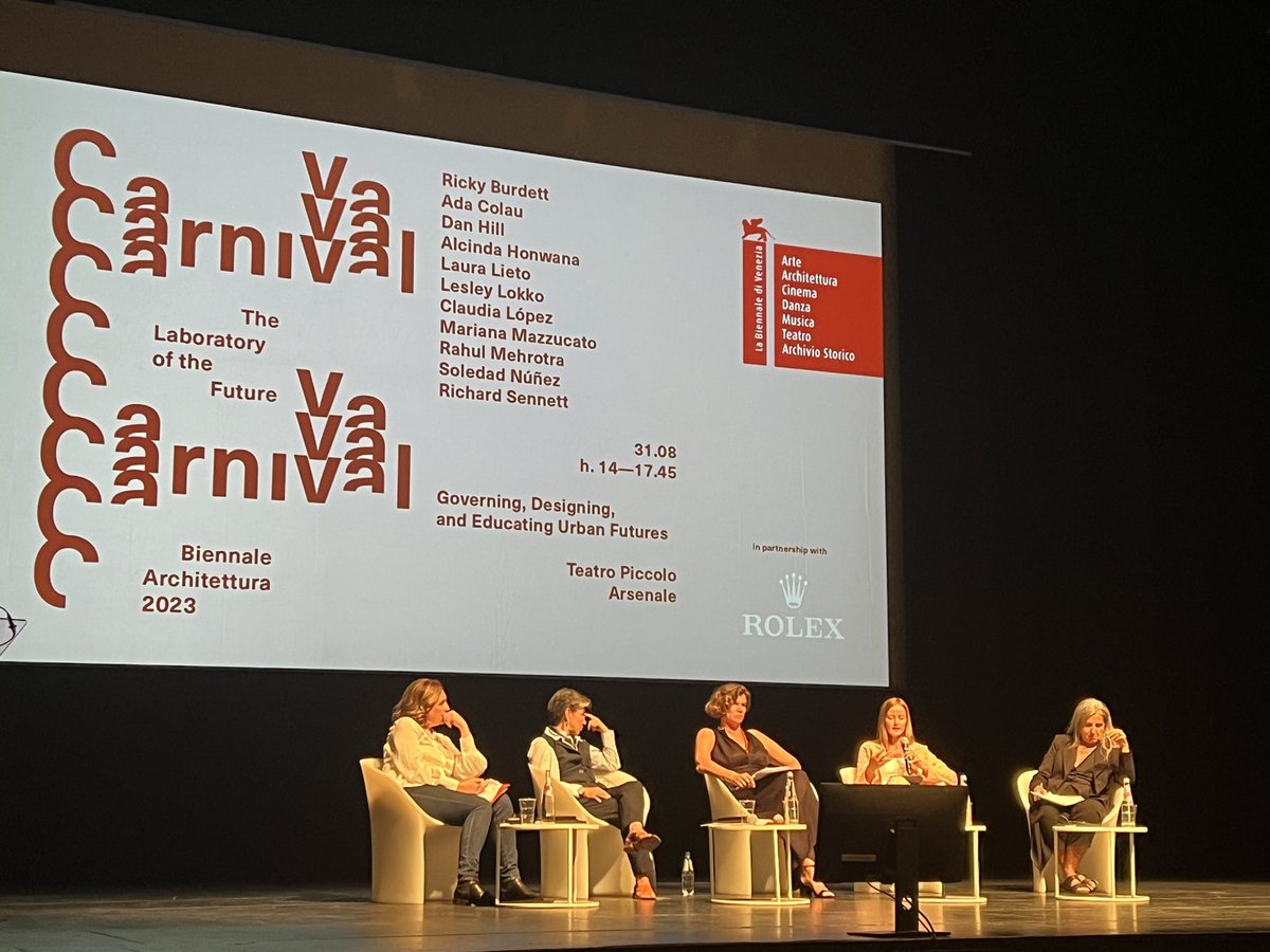 What a panel of inspiring and powerful women leaders looks like. Discussing the role of innovation, experimentation, and education in #UrbanFutures. Hosted by @CouncilonUrban at #BiennaleArchitettura2023 @AdaColau @solenu @ClaudiaLopez @MazzucatoM & Laura Lieto.