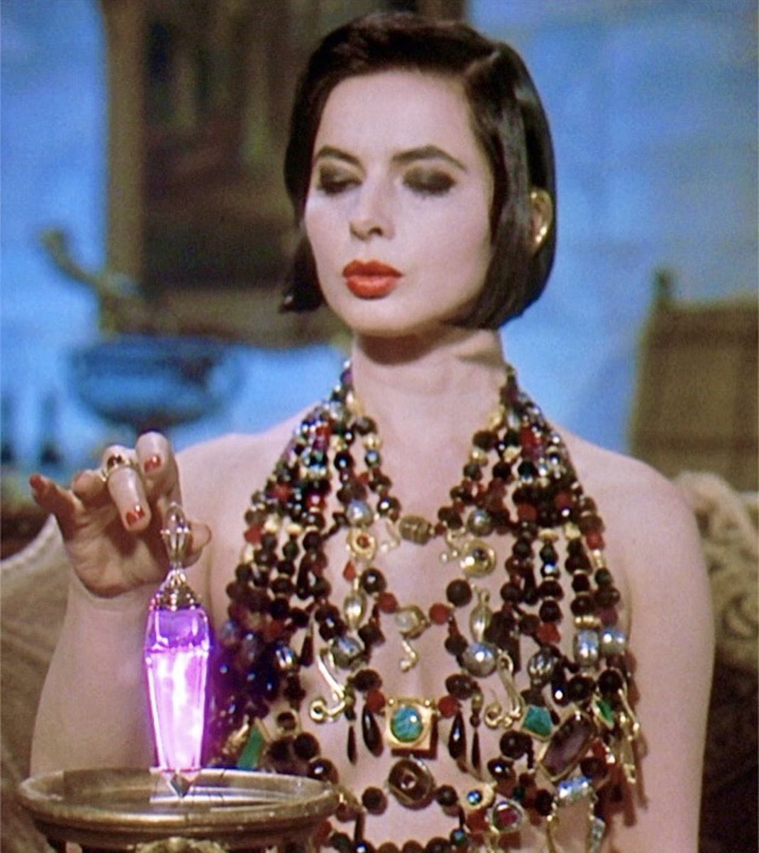 isabella rossellini in death becomes her (1992)