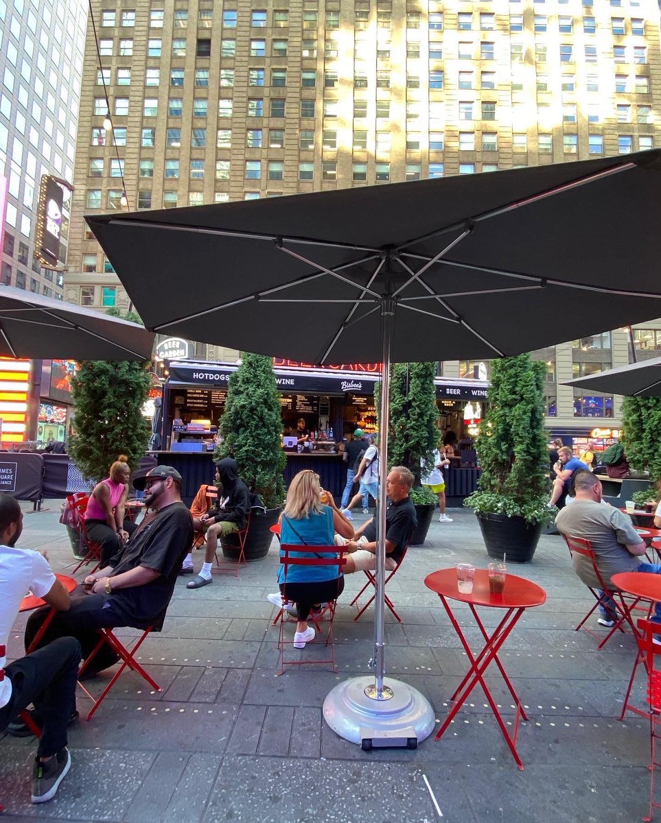 TimesSquareNYC's tweet photo. Meet us outside! We’re celebrating National Eat Outside Day in Times Square! 😋 Stop by for a quick bite at Bisbee’s or a delicious meal on Restaurant Row while enjoying the beautiful weather! ☀️
#NationalEatOutsideDay #NYC #TimesSquare #restaurantrow #foodie https://t.co/N5eMdLF37H