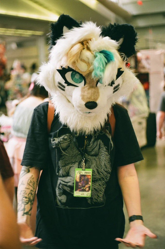 Boxzaur's tweet image. 🖤🦴 @softsdead