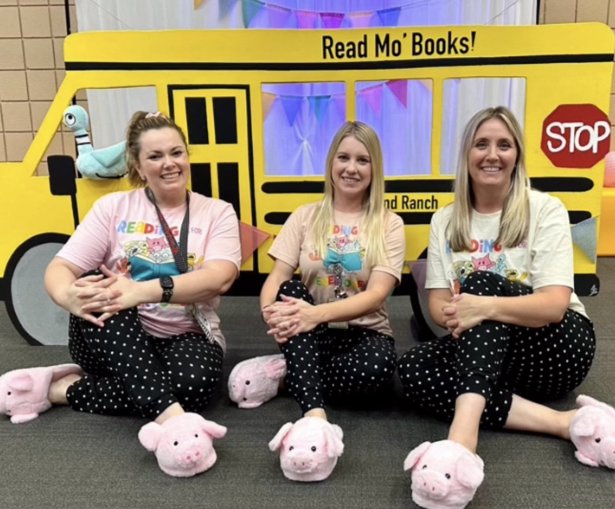 Ashland_Ranch's tweet photo. “Read Mo Books” was the theme for our annul Bedtime Stories event. It was so much fun getting to read to the students before they headed to bed. We were thrilled that so many attended this event and were able to shop the book fair. .And then there all could shop the book fair. https://t.co/ashFTUSVvp