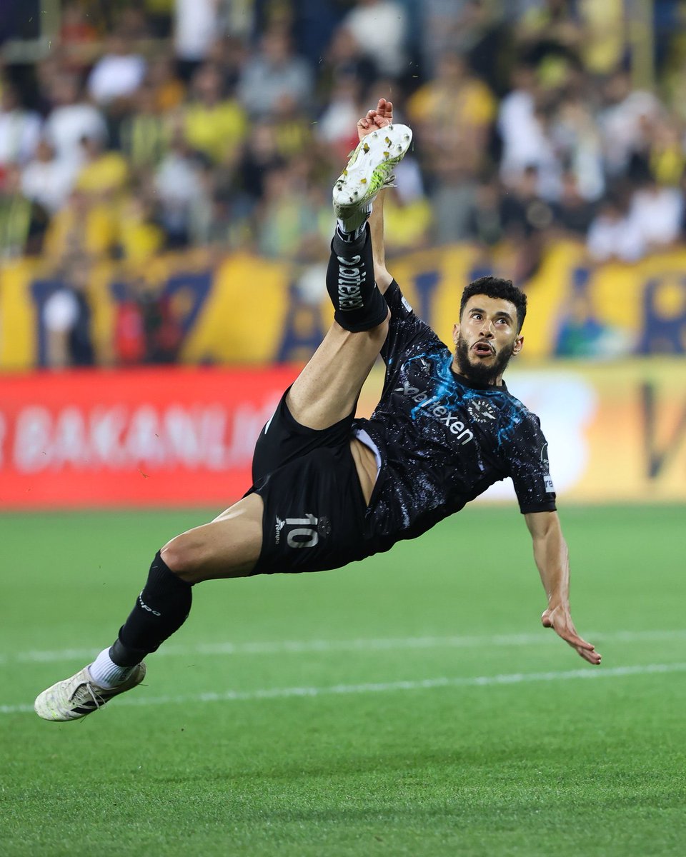 maviibukelamun's tweet photo. Büyük genkli #belhanda https://t.co/qgQxTw43cb