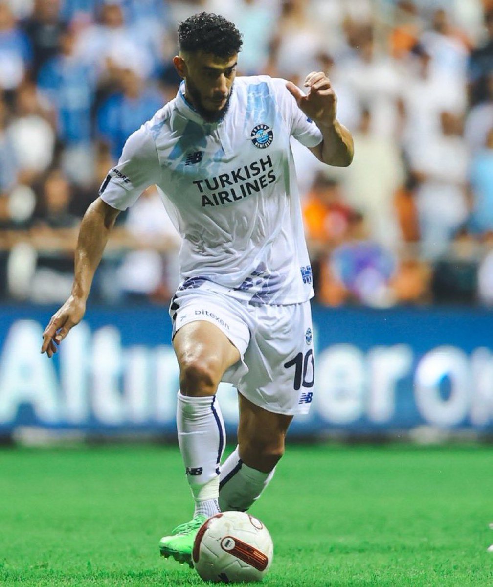 En iyi olduğu dönemde bile kendine sövdürecek hareketler yapabiliyor çok garip adam amk