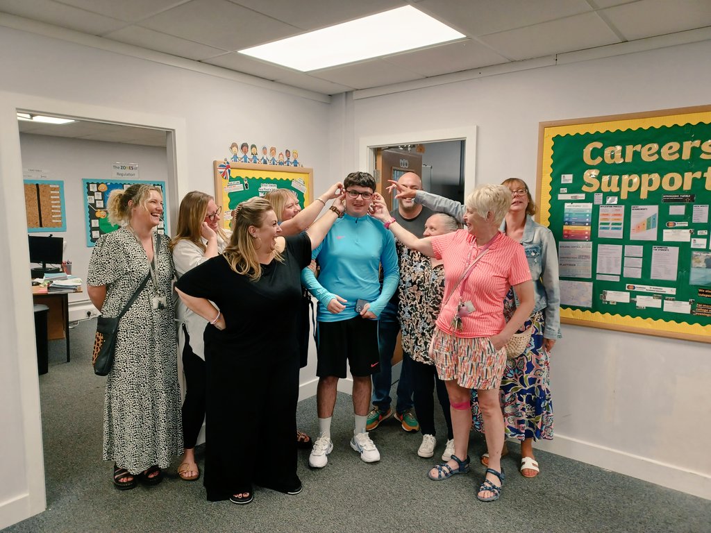 Pivot Academy Leeds East tweet media