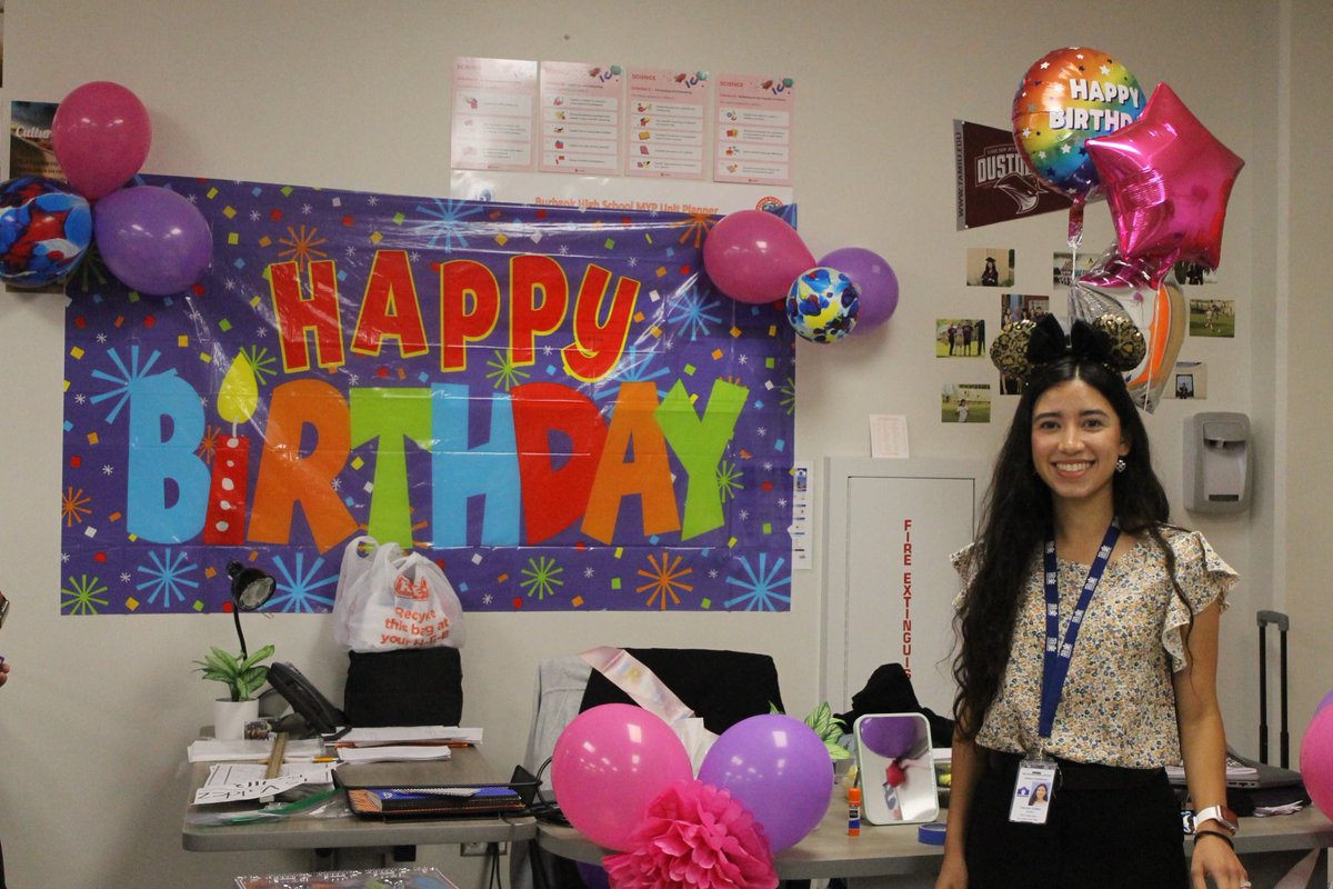 BurbankSoccer's tweet image. Happy Birthday, Coach Valdez! We hope you have an amazing day! #BurbankSoccer #Family