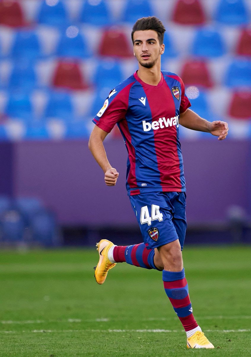 zkhosq's tweet image. True #Armenian patriot, Edgar #Sevikyan should be celebrated, rejecting an active #RussianNT call-up, choosing instead The #ArmenianNT. Thank you you!