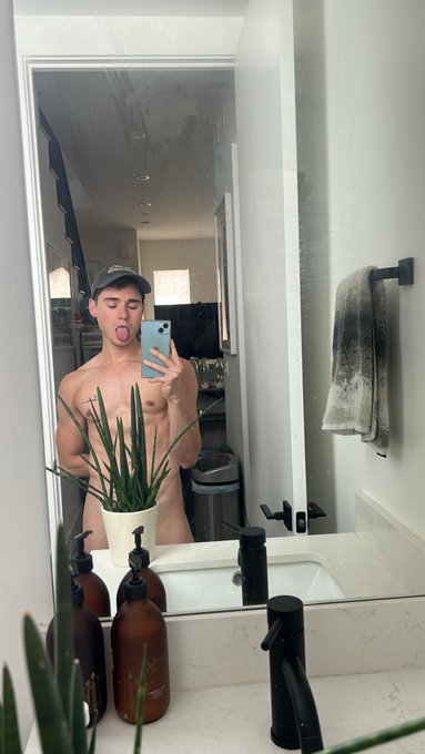 &ldquo;You&rsquo;re getting too big&rdquo; https://t.co/muFF198CcG