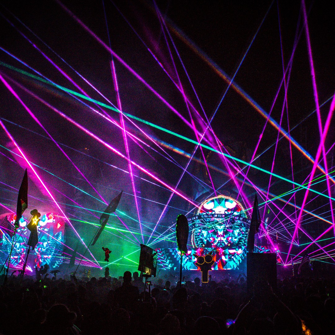 🎉 Throwback to Imagine Music Festival, where our friends from Laser Light Company created an incredible laser display for the 2018 festival, programmed using BEYOND with 20W Spectrum lasers, Clubmax 6000, and Clubmax 3000 projectors. 🤩 Enjoy the views from behind the booth 🙌