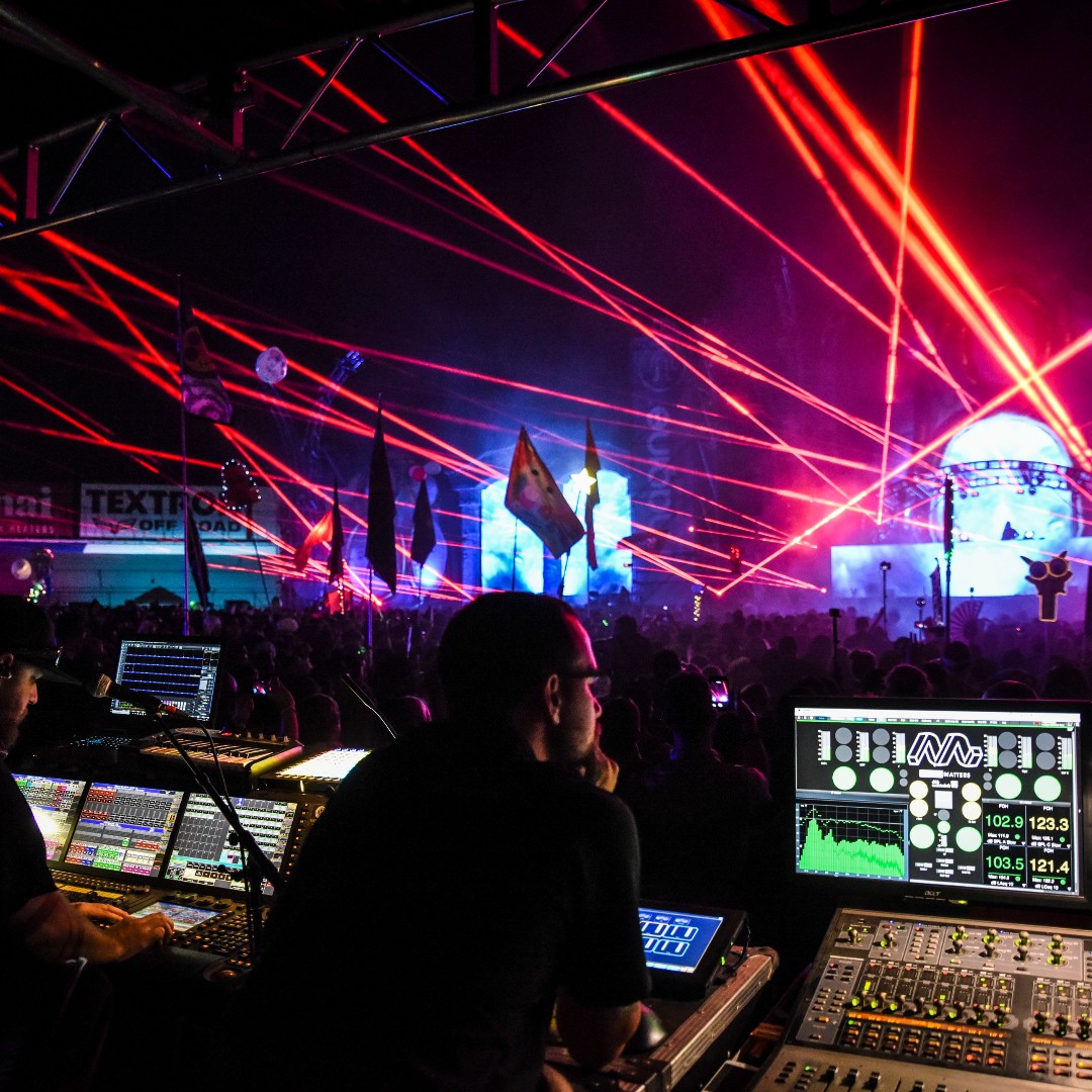 PangolinSystems's tweet photo. 🎉 Throwback to Imagine Music Festival, where our friends from Laser Light Company created an incredible laser display for the 2018 festival, programmed using BEYOND with 20W Spectrum lasers, Clubmax 6000, and Clubmax 3000 projectors. 🤩 Enjoy the views from behind the booth 🙌 https://t.co/gYdAygRA1X