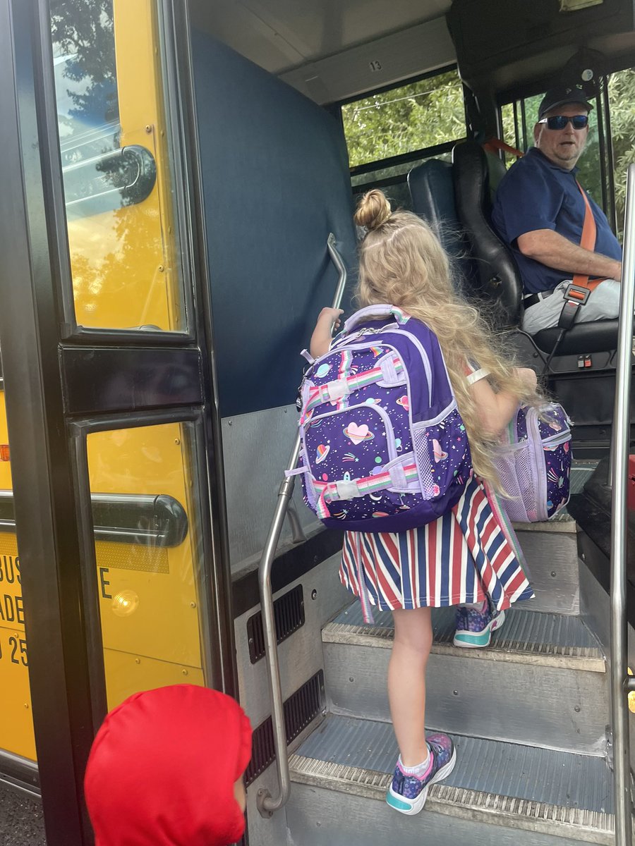 LastnerFam's tweet image. First Day of Kindergarten success!! Thank you to @FSESAACPS for taking great care of my girl! #aacpsawesome #firstdayofK