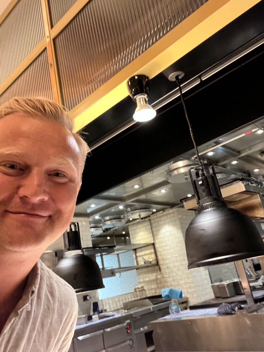 Passade på att kolla in hur nöjd vår kund Jacy’z är med luftreningen från ⁦<a href="/AbsolentAirCare/">AbsolentAirCareGroup</a>⁩. Låg ljudnivå, ren luft &amp; glad kökspersonal💪💪