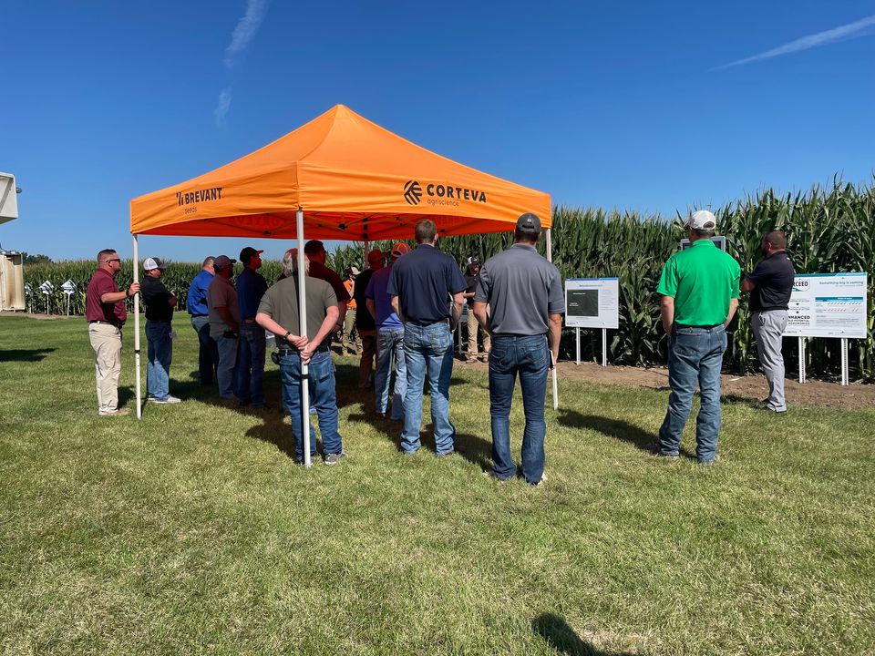 BrevantseedsUS's tweet photo. Checking in from Johnston, Iowa! Shoutout to the Brevant® seeds team and field day attendees for braving the heat recently. #WhyNotRetail https://t.co/zWH7rez6L4