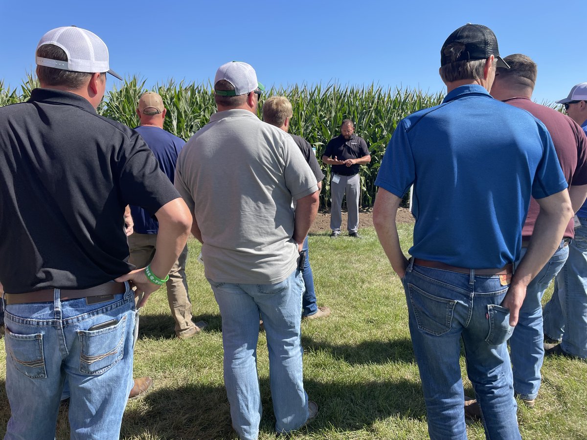BrevantseedsUS's tweet photo. Checking in from Johnston, Iowa! Shoutout to the Brevant® seeds team and field day attendees for braving the heat recently. #WhyNotRetail https://t.co/zWH7rez6L4