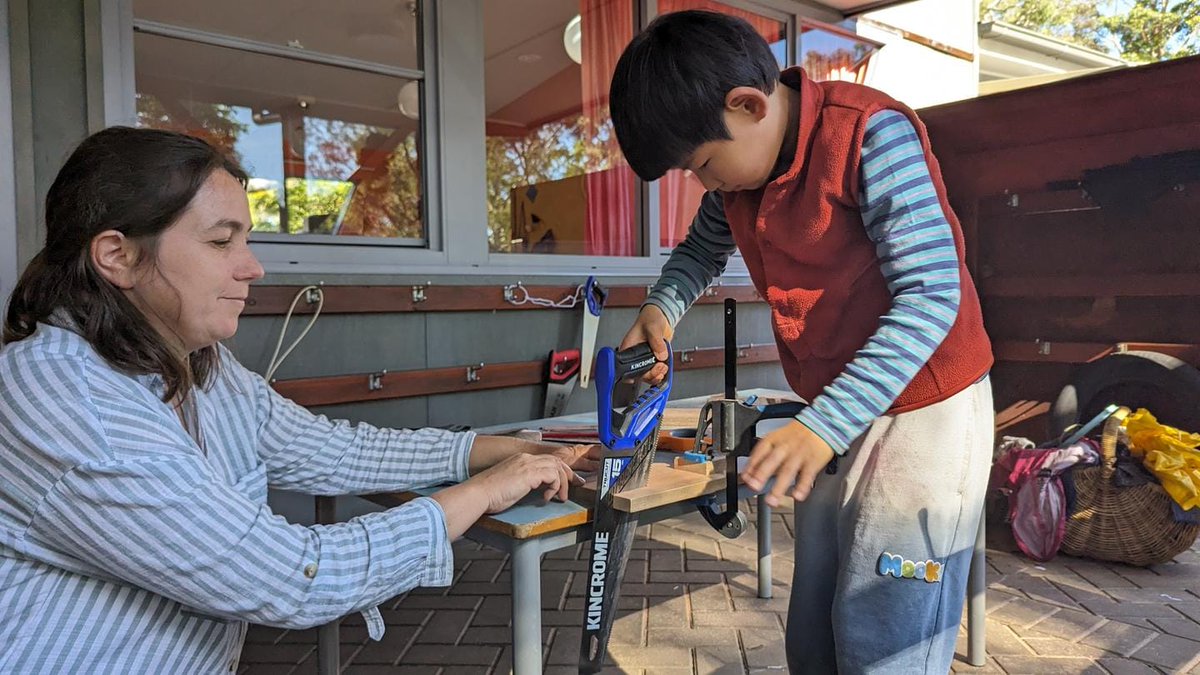 glenaeon's tweet photo. Class 2 recently experienced a woodworking afternoon with Class Teacher Jamie Loftus and parents on a sunny Friday.

#glenaeon #steiner #school #class2 #primaryschool #handwork #woodwork #castlecrag #sydney https://t.co/P7kgwdAPLE