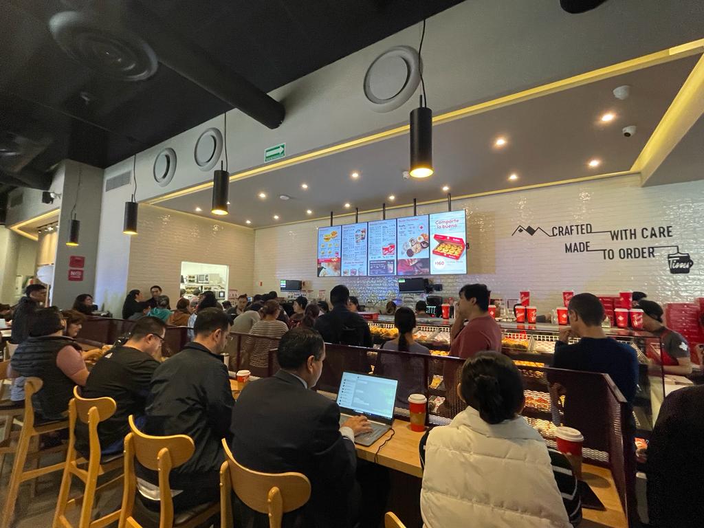 ladesamx's tweet photo. Felicidades a @TimHortonsMX por la apertura de su primer sucursal en el Valle de México. Agradecemos su confianza al permitirnos ser parte de las innovadoras fachadas e interiores de sus locales con nuestros productos en metal.

#LADESA #TimHortons #MetalDesplegado https://t.co/UR6KcIRhCF