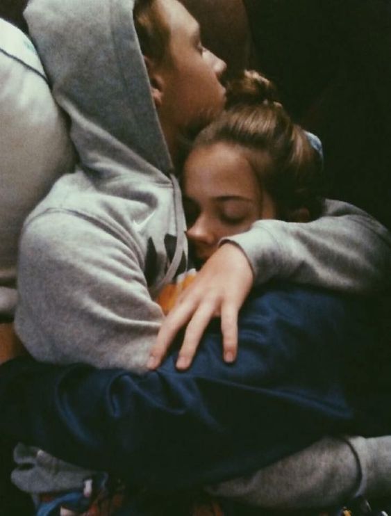 meandwh's tweet photo. i need a hug, a long, tight hug https://t.co/IaZGT5U8iA