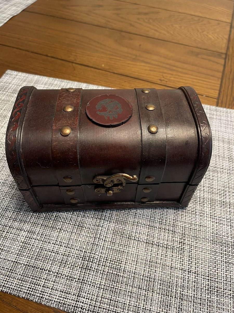CyyKosis's tweet photo. Cannot believe what came in the mail today! The detailing on this is so amazing - I am going to cherish this. The #SoTMystery was such a fun experience, and although I felt like I was losing my mind at many points, I hope they return to this format in the future! @SeaOfThieves https://t.co/t7kR5O6xWl