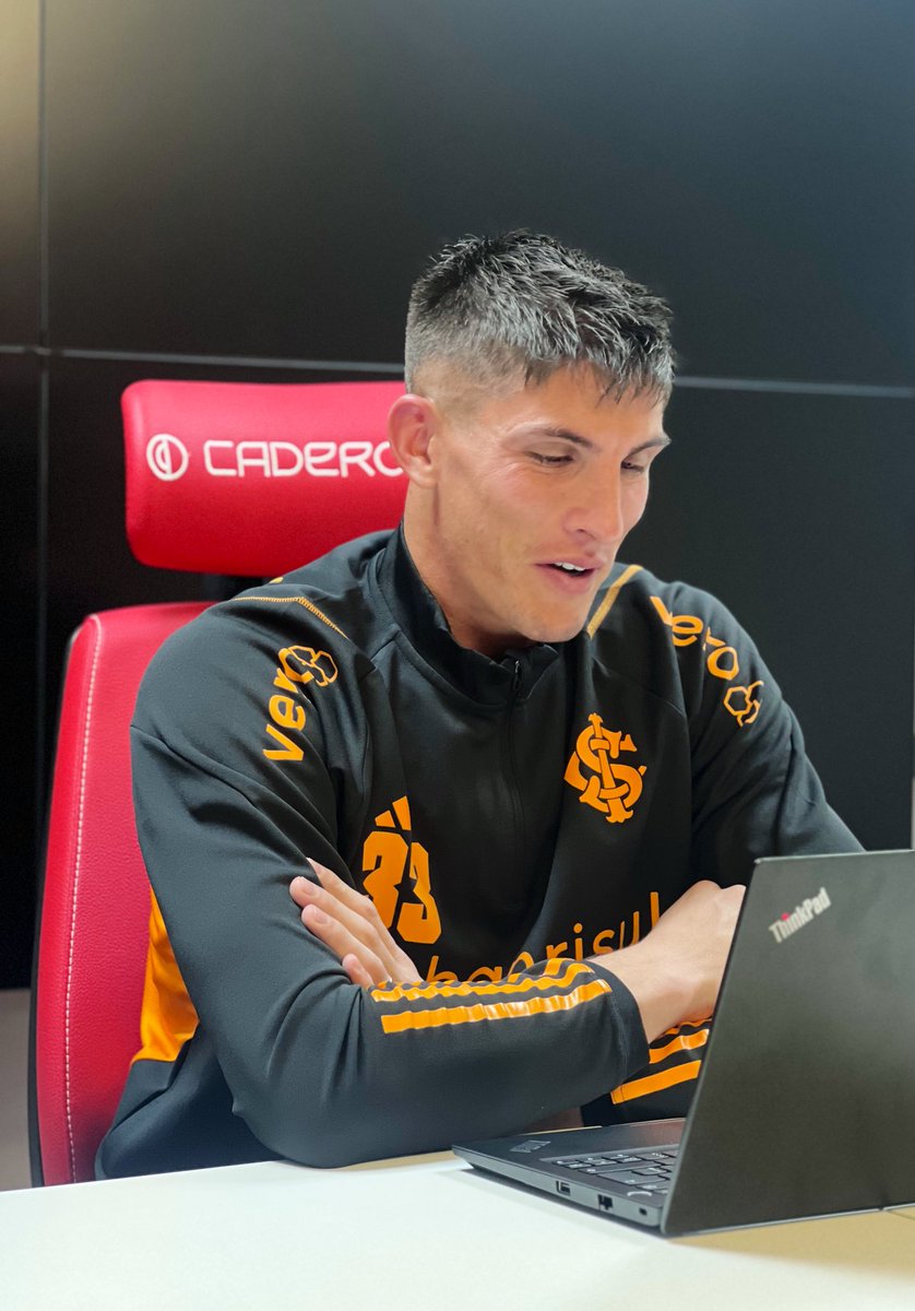SCInternacional's tweet photo. 😂 https://t.co/2OqddsVpJY