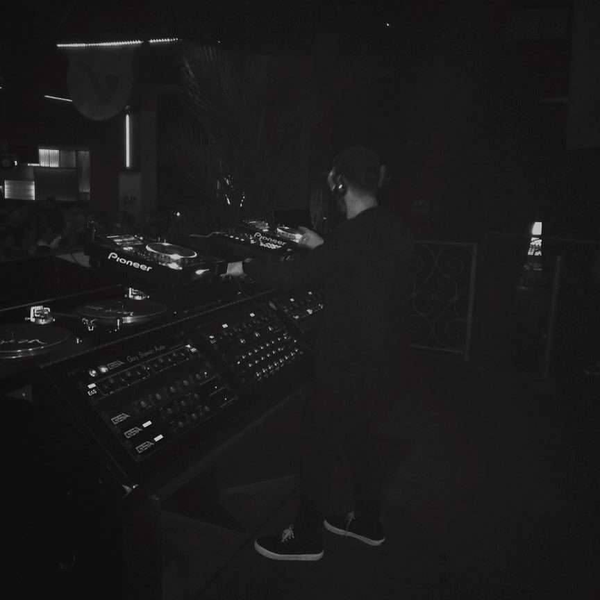 EIIRI_'s tweet photo. TBT club @clubvertigocr https://t.co/t2D5WOVe8I