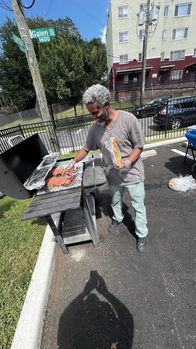 Kicking off the new school year at our Galen Terrace Apartments community with a bookbag giveaway and cookout! Thank you Galen Terrace Apartments Tenant Association for helping us organize this event!

#AffordableHousing #housing #DC
