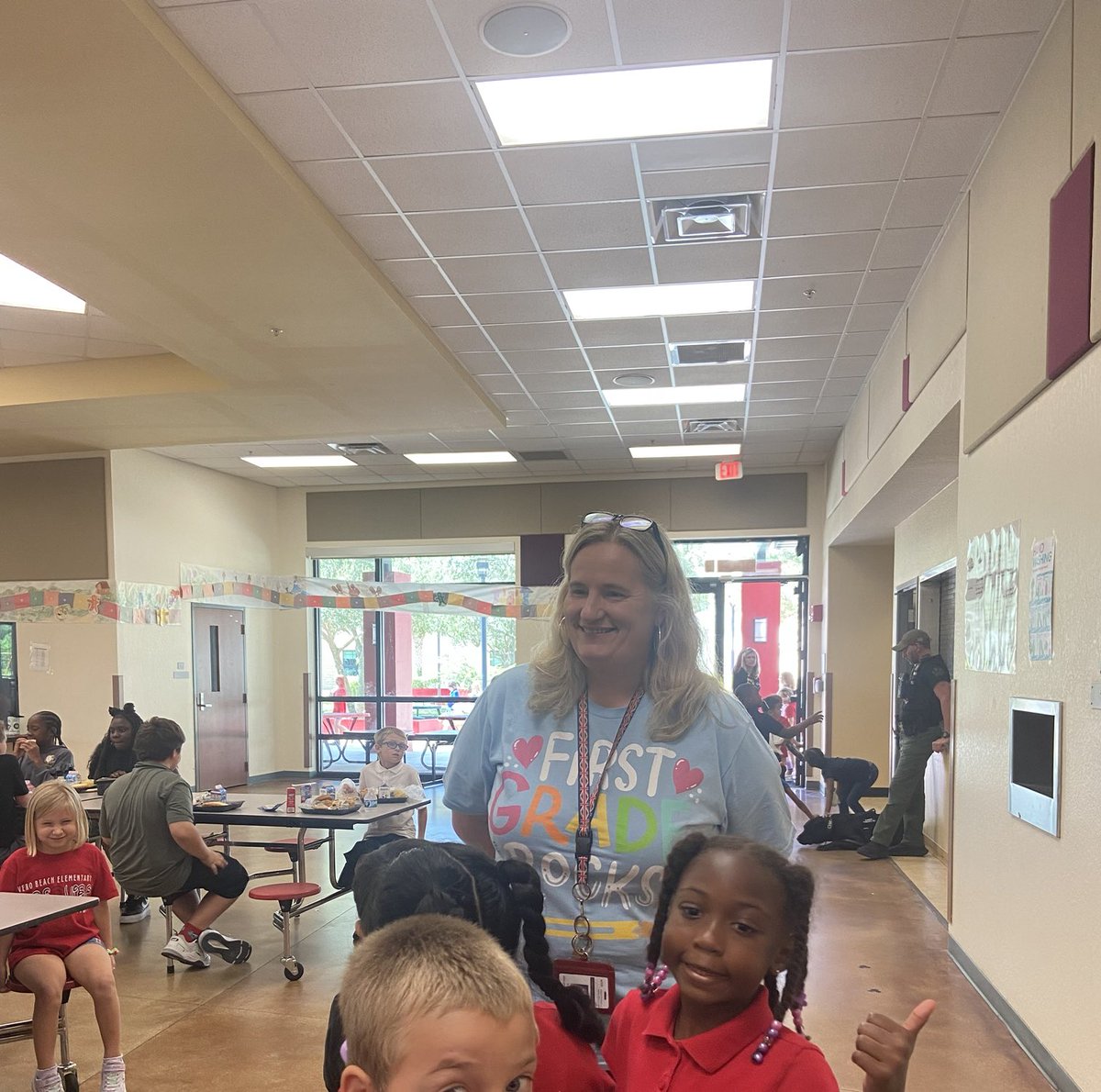 LeslieConnelly7's tweet photo. Keeley is always doing best by kids! #vbevip https://t.co/KqVRza1pYb