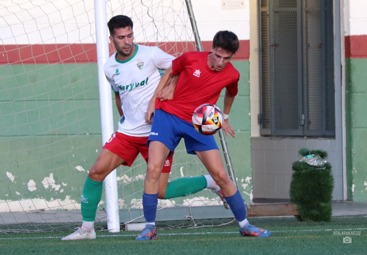realaranjuez's tweet photo. CRÓNICA | Os dejamos el resumen del encuentro amistoso de ayer ante el Trival Valderas (3-0), así como todas las fotos del partido en nuestra web:

https://t.co/F8GXocXJkL

#VamosAranjuez #OrgulloRibereño https://t.co/EeD25FXzri