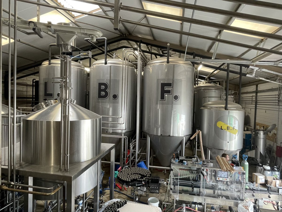 SAFThinkTank's tweet photo. 🍺🌾🚜Aujourd’hui pour l’équipe d’Agridées c’était immersion dans la brasserie #LBF (La Brasserie Fondamentale) installée dans la ferme de @StphaneFautrat1 , agriculteur  et administrateur d’Agridées. https://t.co/PtDZ37YLEb