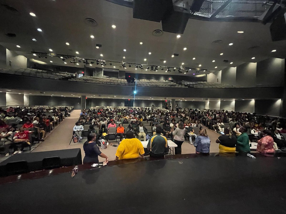 Senior class assembly! The time for the real work begins NOW! Let's go class of 2024! 24 Ready for more! <a href="/desotoisdeagles/">DeSoto ISD</a> <a href="/DeSotoISDCTE/">DeSoto ISD Career & Technical Education/CCMR</a> <a href="/DeSotoISDAdvAca/">DeSoto ISD Advanced Academics</a> <a href="/CounselorsDeisd/">DeSoto ISD Counseling Department</a> <a href="/SSS_DeSotoISD/">DeSotoISD Student Support Services</a>