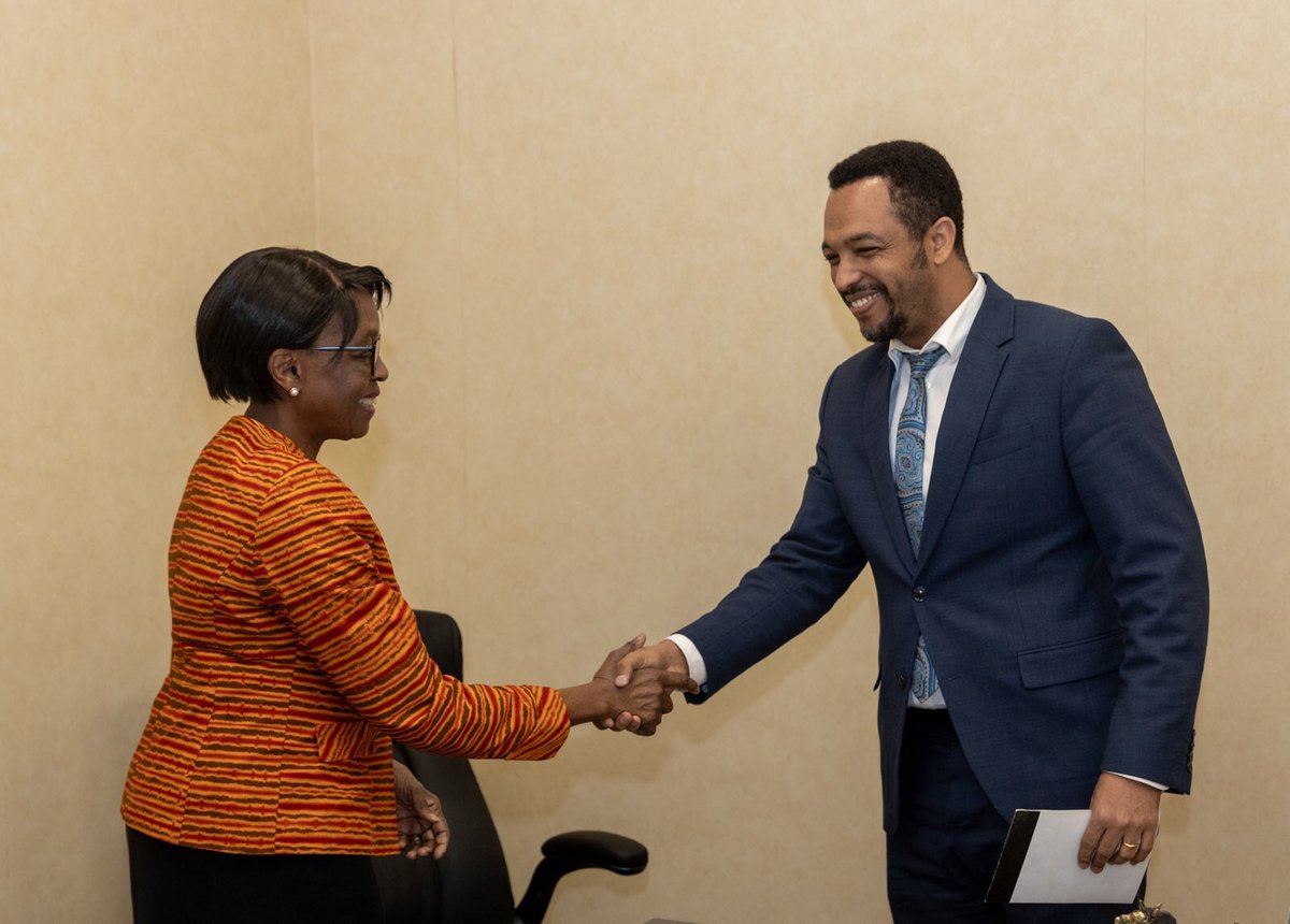 At #RC73AFRO, it’s always a pleasure to meet in person with the region's Health Ministers &amp; delegation leaders. We discuss key topics like strengthening primary healthcare, improving health emergency preparedness &amp; working towards #UHC. Great way to connect &amp; deepen collaboration