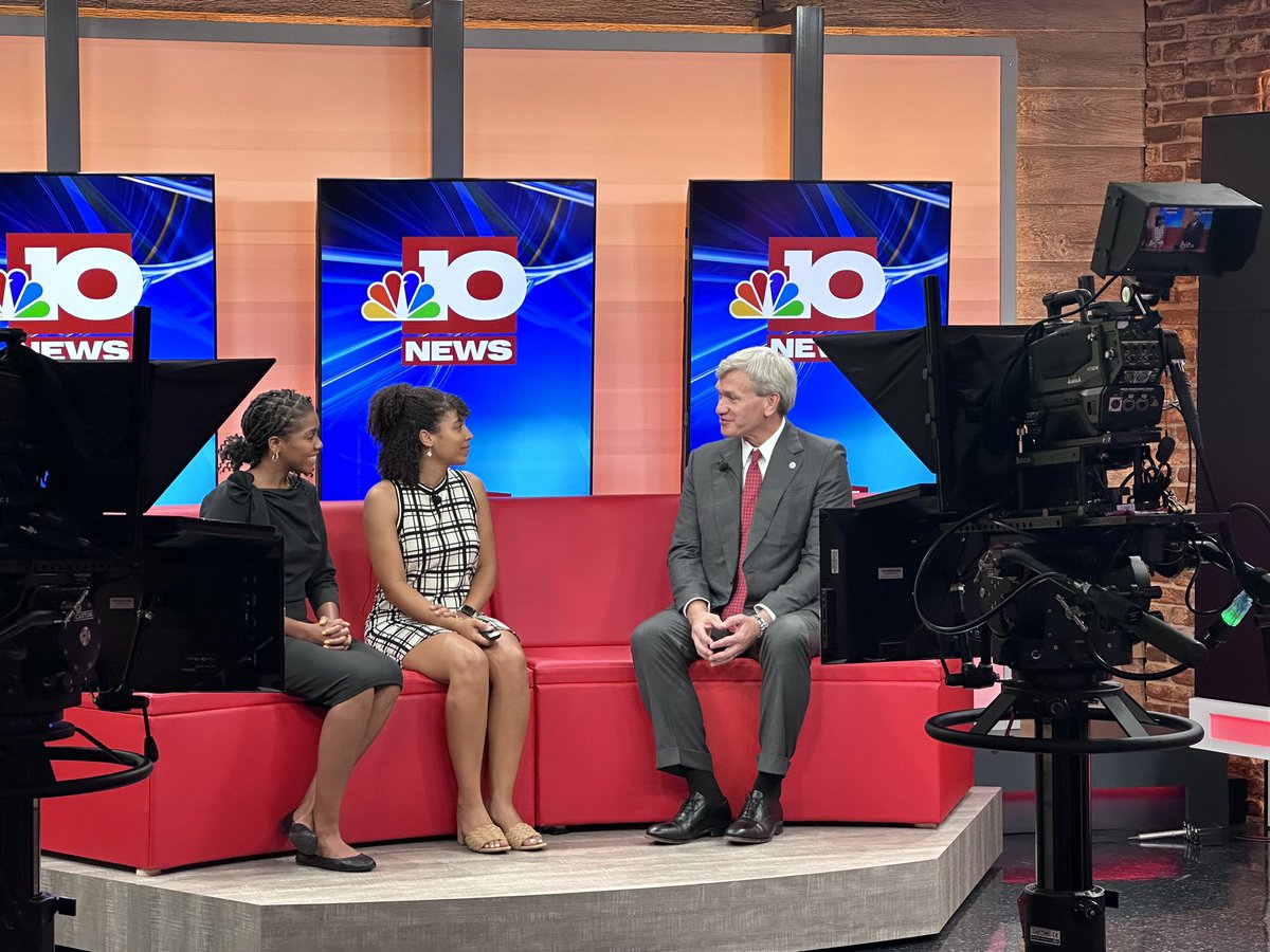 Big thanks to <a href="/MyArkLaMiss/">KTVE - KARD</a> for having me in studio this morning. I enjoyed the conversation!