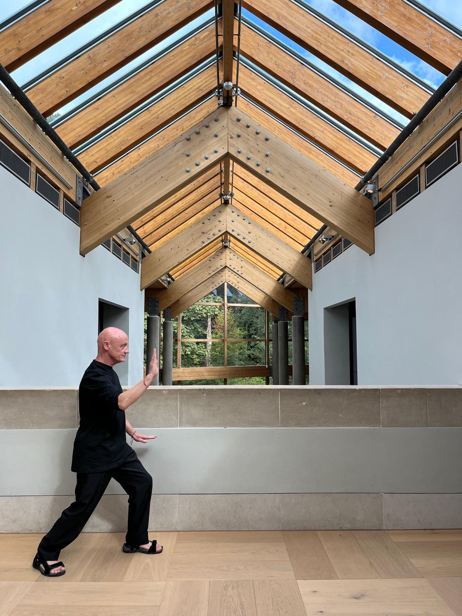 burrellcollect's tweet photo. Taiji Qigong is back! 🧘‍♂️

Join us every Wednesday in September to try your hand at this ancient Chinese practice, featuring the calming backdrop of the #TheBurrellCollection

Find out more about upcoming dates and how to book on our website: https://t.co/eo5OR2JB2M https://t.co/RED3uqglFW