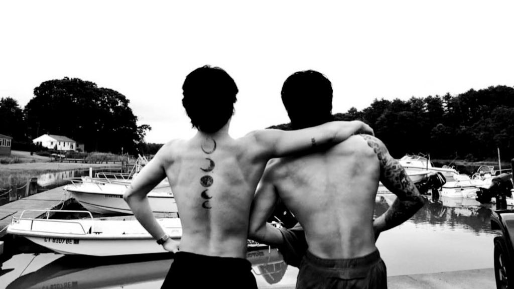 NOLUYO NOLUYOOOOOOO BI ANDA INSTADA KARSIMA CIKTI N3FESSİZ KALDIM DUVARDAN DIVARA CARPILDIM BOĞULDUM BEN ARTIK Bİ ÖLÜYÜM