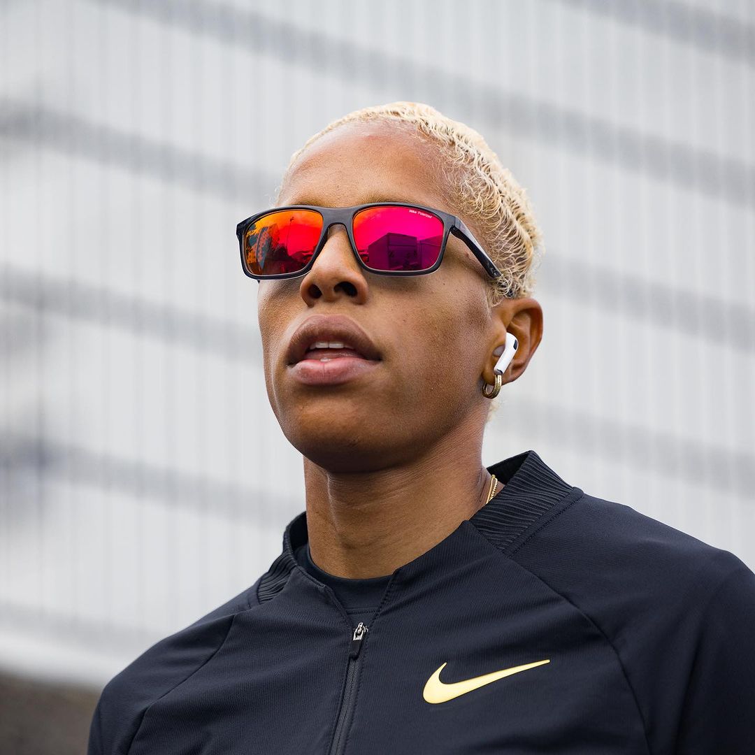 #DLZurich 🇨🇭🇻🇪 Diez de las doce finalistas de <a href="/wabudapest23/">World Athletics Championships Budapest 23</a> en triple salto femenino están compitiendo en Zurich, dónde <a href="/TeamRojas45/">Yulimar Rojas</a> es líder con 15.15m a falta de dos saltos para el final. 

La 🇻🇪 inició con 15m, siguió con un nulo, un 14.70m y ajustó hasta llegar al 15.15m