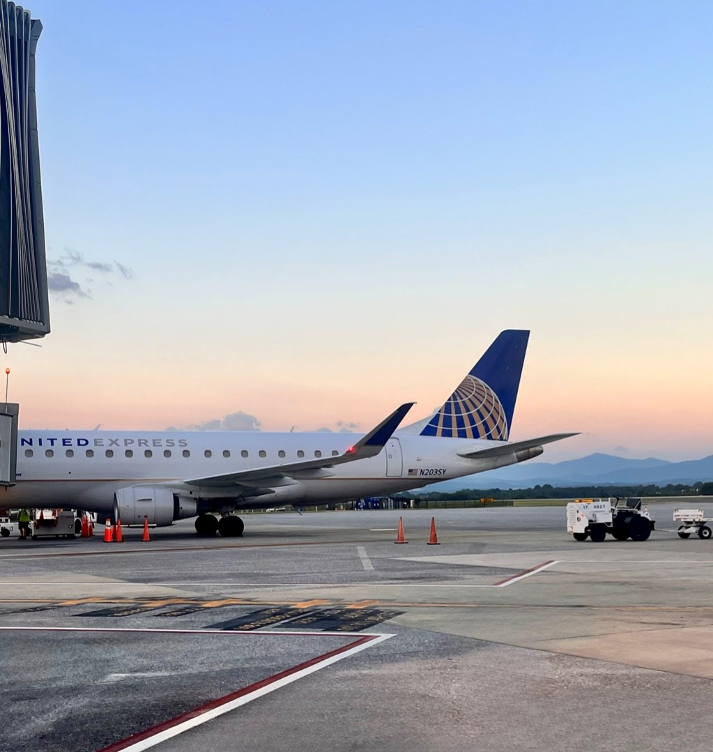 Flying this weekend? <a href="/TSA/">TSA</a> shares these reminders:

✈️Arrive 2 hours early

✈️Unpack before you pack: Unzip all compartments - know what’s in your bag

✈️Contact your airline if bringing car seats, strollers, + pet carriers to ensure they'll be able to fly

✈️Tweet <a href="/AskTSA/">AskTSA</a> with ❓