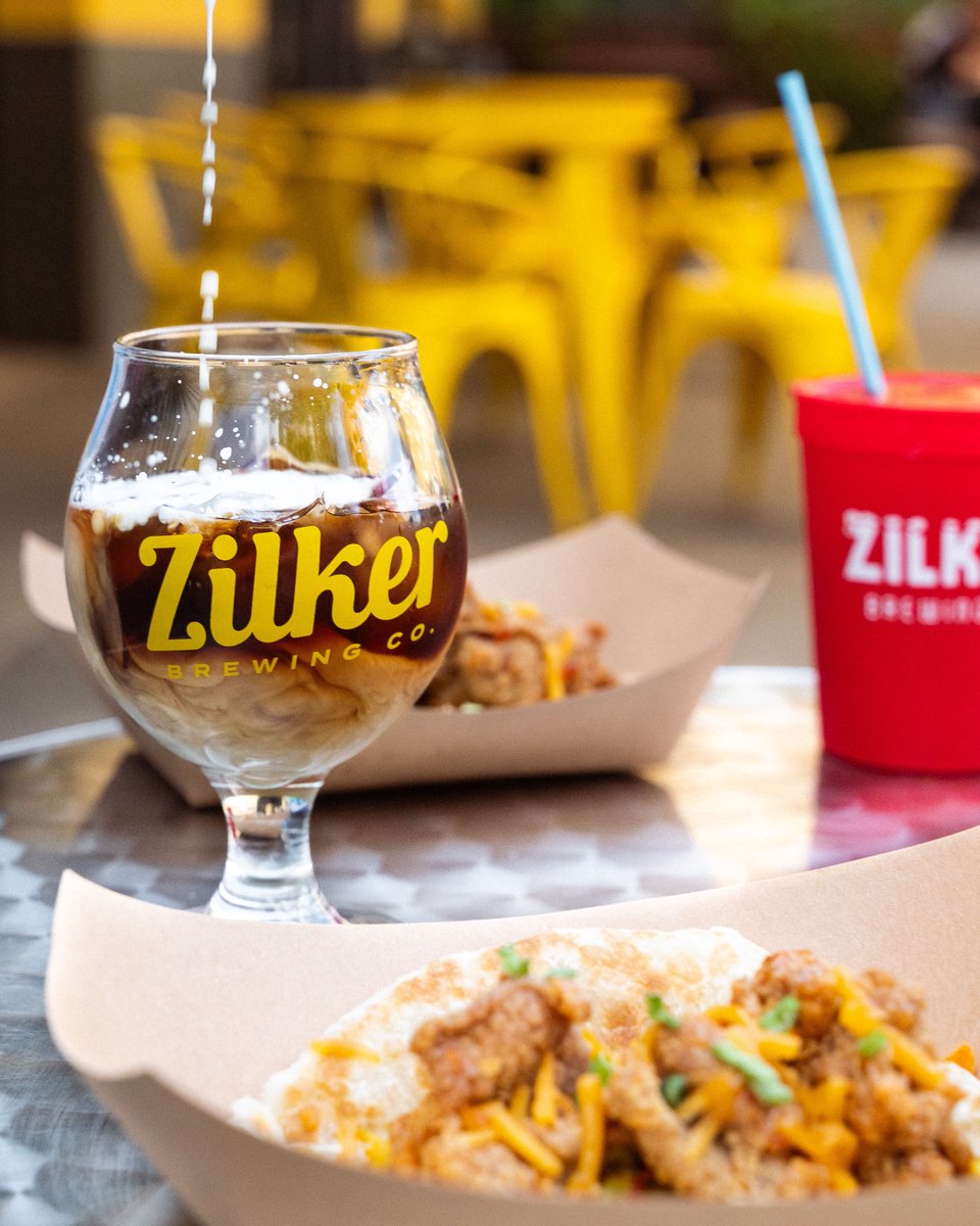 ZilkerBeer's tweet photo. MONSTER INVASION Thrift Shop Art Show Brunch Specials Mon 9/4 11AM-3PM 🌮🍺👹
-Spicy Boys roti tacos
-Spokesman classic cold brew + cold brew lemonade
-Zilker Beer Frozen Irish Coffee
-Icy Boys + Momo’s Micheladas
#monsterinvasion #atxart #brunch #laborday #zilkerbeer https://t.co/tBFRxX6uCW