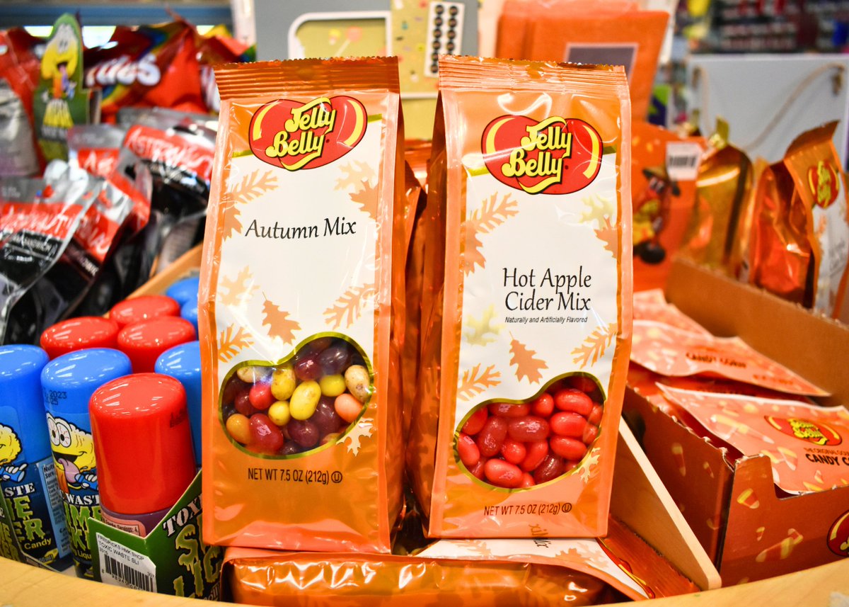 FredricksHM's tweet image. Who's ready for delicious fall candy!? 🙋

#saturdaysnack #fallcandy #fall #halloween #autumn #thanksgiving #candy #yum #yummy #sweets #candycorn #pumpkinpie #jellybelly #autumnmix #hotapplecidermix #fallgifts #fallgiftideas #candygifts #giftideas #giftshops #fredrickshallmark