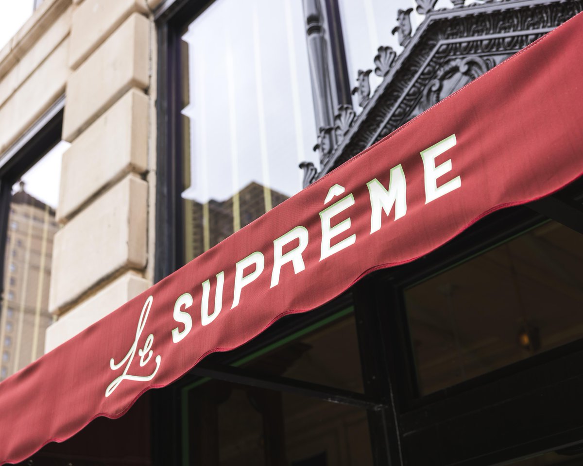 BedrockDetroit's tweet photo. Detroit’s newest restaurant located in Book Tower, Le Suprême, is officially open! 🏁
Get an exclusive first-look at the interior in the @tmagazine feature!
Learn more: https://t.co/9NQjeM5n78
#DetroitRestaurants #LeSuprême #BookTowerDetroit https://t.co/OHBSvkjVaz