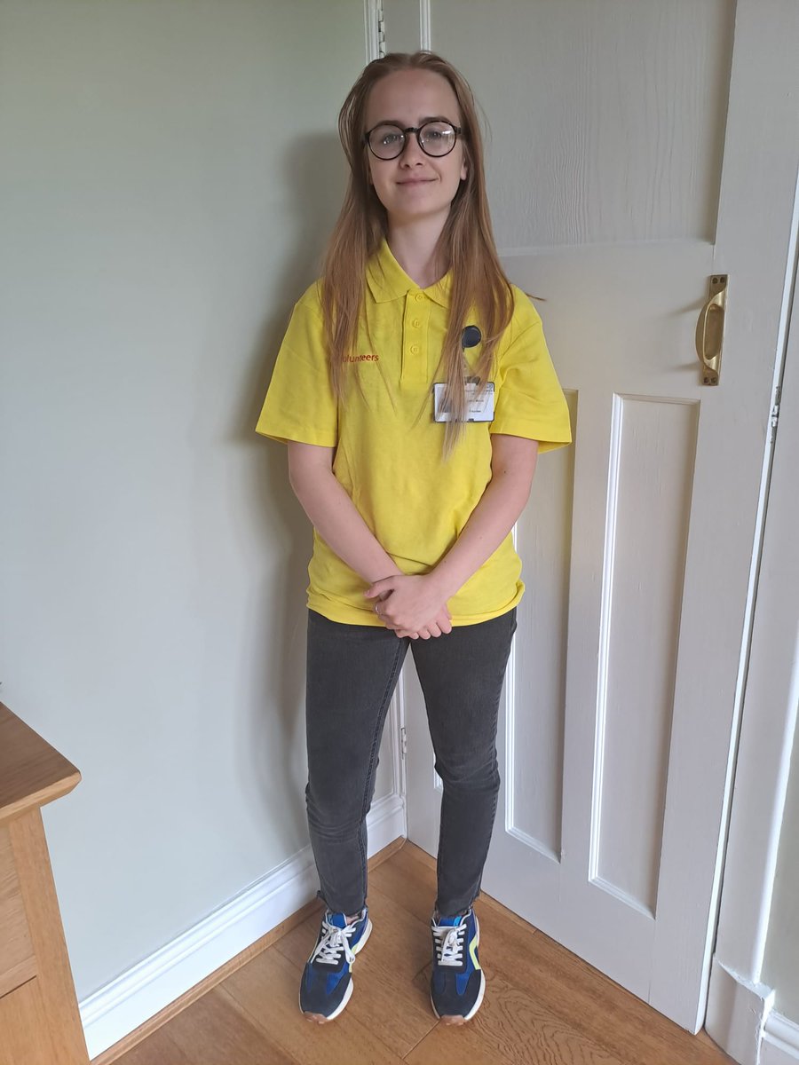 netty_lynette's tweet photo. Today Lydia completed her DC Training her knowledge of what she has learned as a #diningcompanion was excellent π she gave back the blue & became a yellow π well done & thank you for your time & support as a #volunteer @OldhamCO_NHS @NCA_Volunteers https://t.co/S66RCnDlRV
